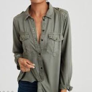 American Eagle Military Green Long Sleeve Button Up Shirt